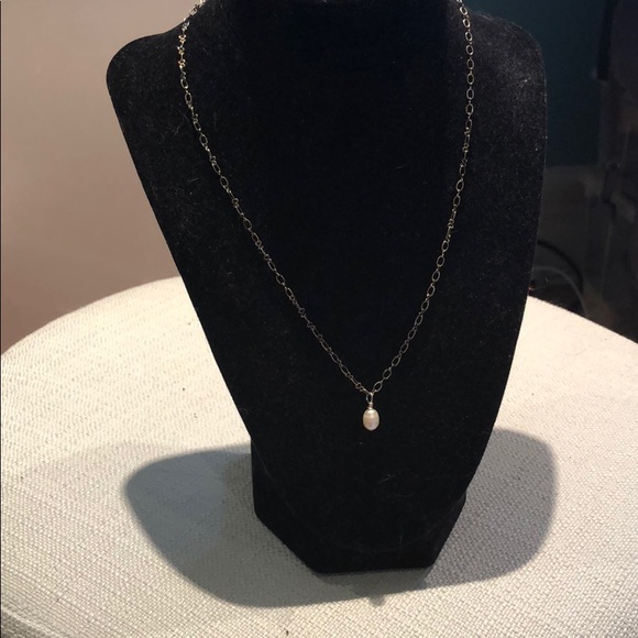 Jewelry - FREE ADD ON! Delicate Imitation Pearl Necklace